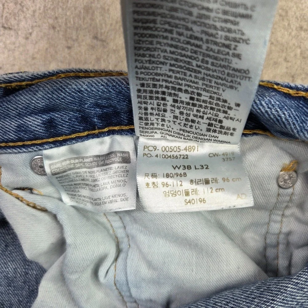 Levi's 505 Jeans Mens 38x32 Blue Denim Regular Fit 100% Cotton Straight Leg